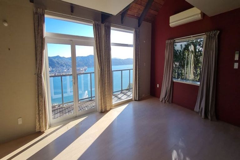 Photo of property in 39 Robieson Street, Roseneath, Wellington, 6011