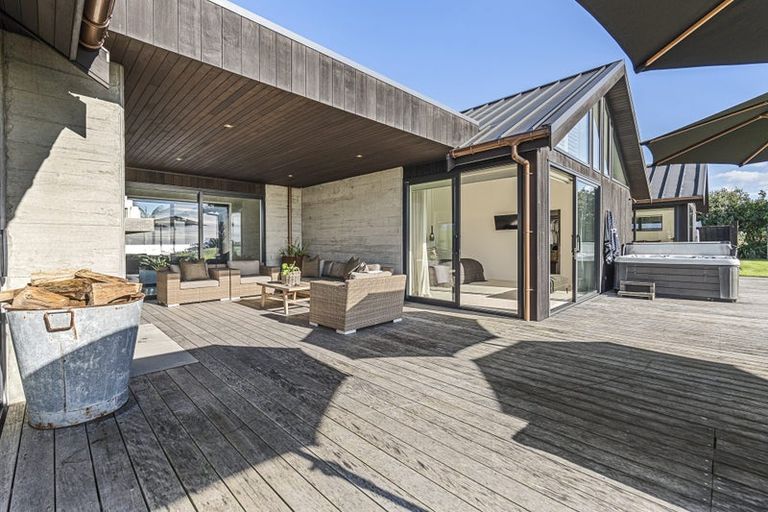 Photo of property in 438a Lwr Pitone Road, Pitone, New Plymouth, 4374