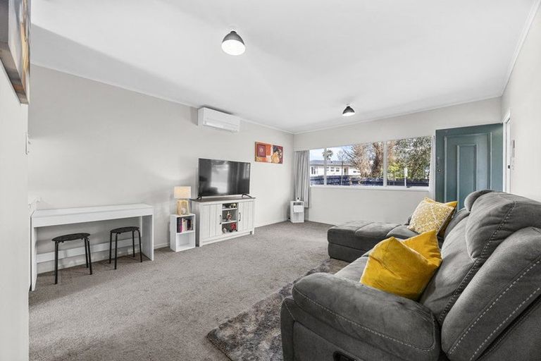 Photo of property in 5/19 Bayside Avenue, Te Atatu Peninsula, Auckland, 0610