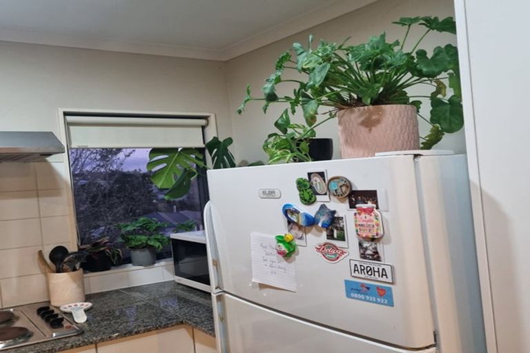 Photo of property in 48 Cyclarama Crescent, Massey, Auckland, 0614