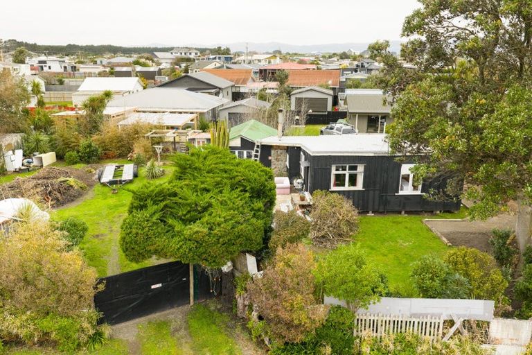 Photo of property in 8 Robbie Street, Foxton Beach, Foxton, 4815