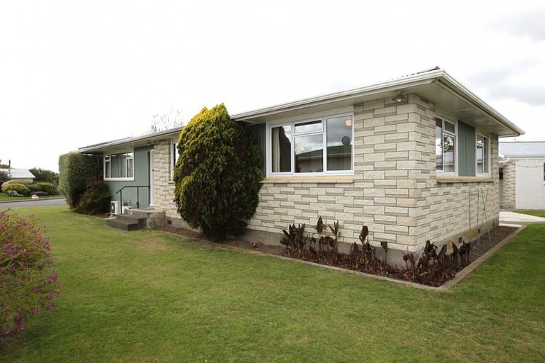 Photo of property in 33 Folkestone Drive, Flaxmere, Hastings, 4120