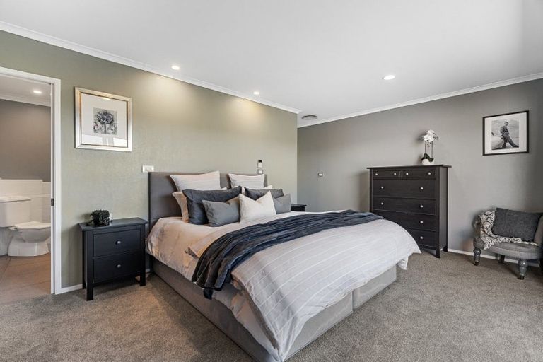 Photo of property in 38 Kereru Place, Pyes Pa, Tauranga, 3112