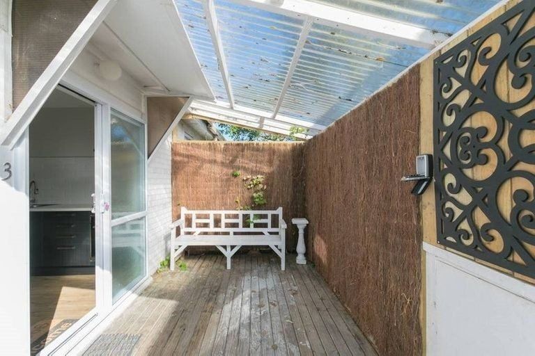Photo of property in 2/4 Sydney Street, Hauraki, Auckland, 0622