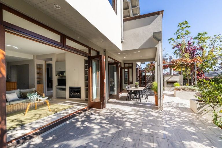 Photo of property in 1a Gillean Street, Havelock North, 4130