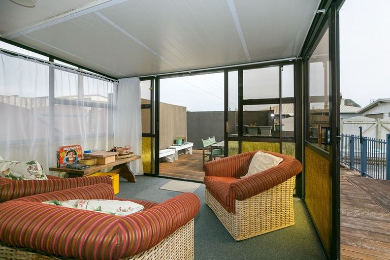 Photo of property in 98 Ngamotu Road, Spotswood, New Plymouth, 4310