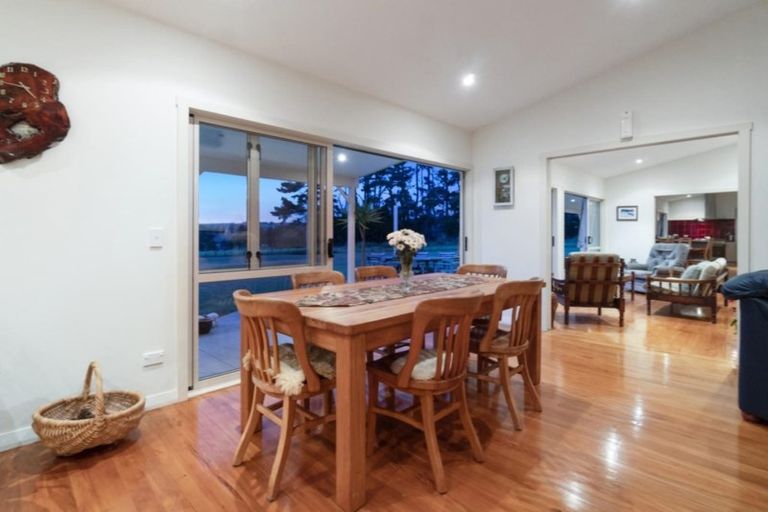 Photo of property in 135c Hutchinson Road, Helensville, 0875