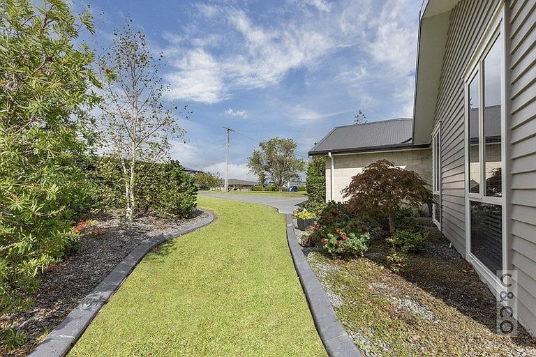 Photo of property in 65 Kaipara Portage Road, Riverhead, 0820