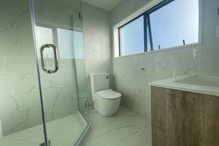 Photo of property in 421a Bucklands Beach Road, Bucklands Beach, Auckland, 2012