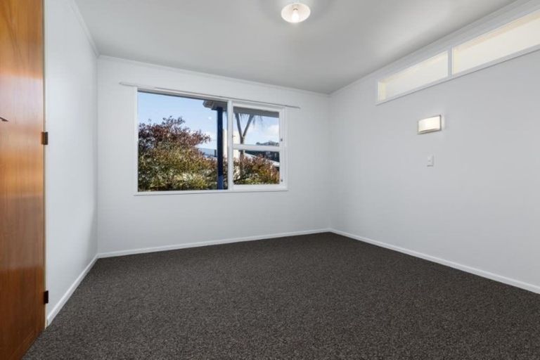 Photo of property in 7 Silverbirch Grove, Churton Park, Wellington, 6037
