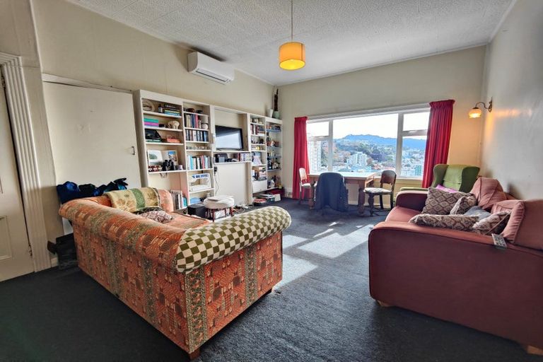 Photo of property in 71 Nairn Street, Mount Cook, Wellington, 6011