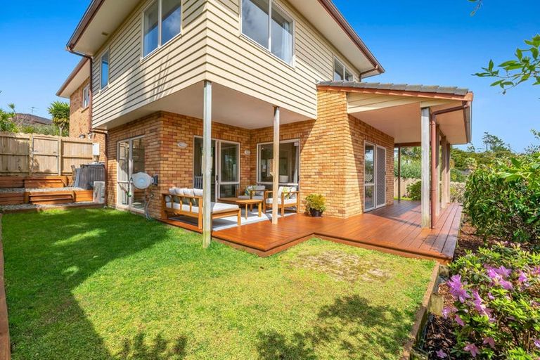Photo of property in 4 Totara Views Drive, Red Beach, 0932