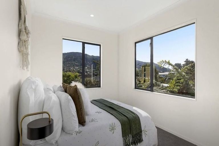 Photo of property in 7u2 Carleton Terrace, Tawa, Wellington, 5028