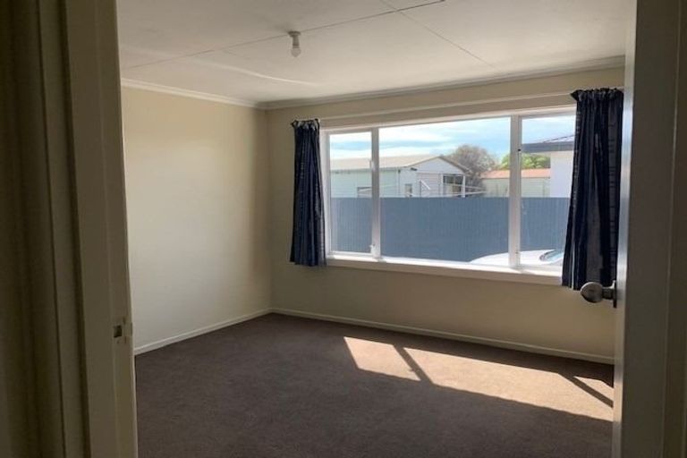 Photo of property in 216 Mcquarrie Street, Kingswell, Invercargill, 9812