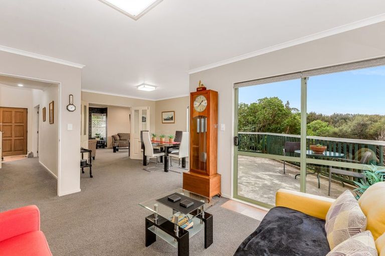 Photo of property in 10 Glengavel Grove, Papakowhai, Porirua, 5024