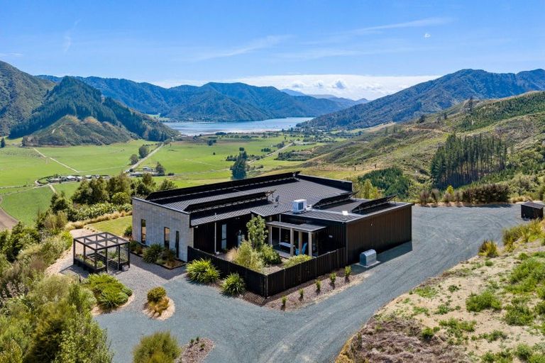 Photo of property in 1424 Queen Charlotte Drive, Linkwater, 7281