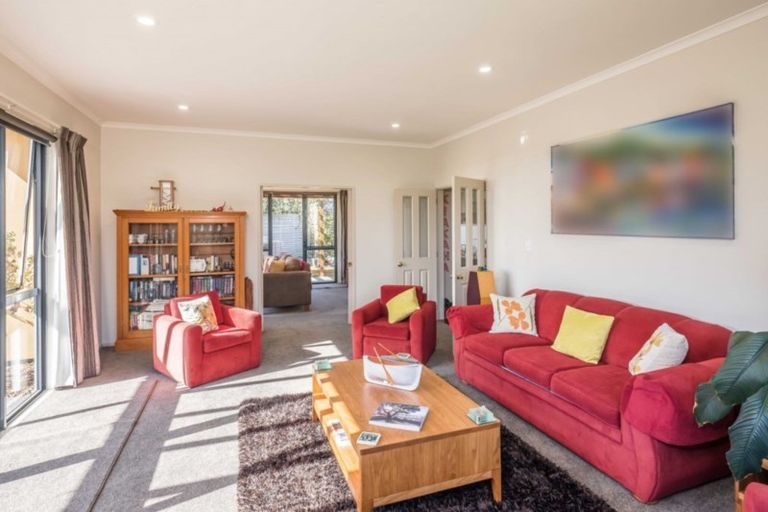 Photo of property in 3 Millennium Hill, Paraparaumu, 5032