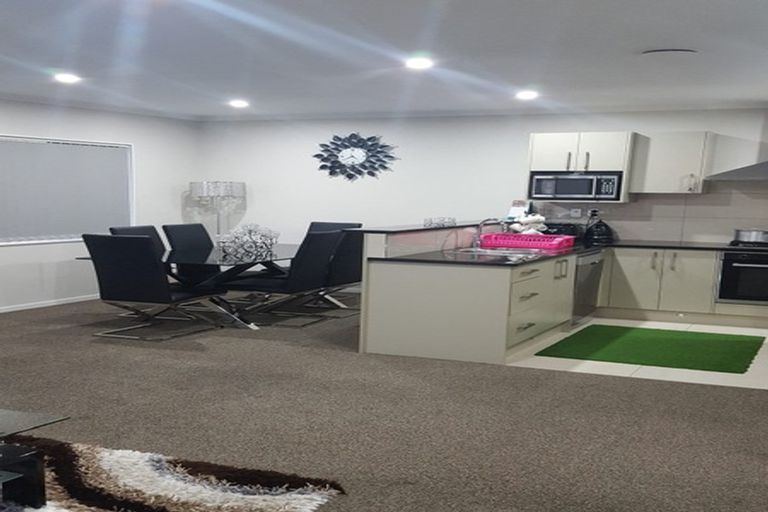 Photo of property in 143a Henderson Valley Road, Henderson, Auckland, 0612