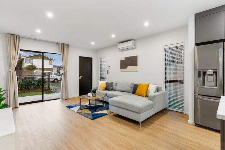 Photo of property in 64a Rosewarne Crescent, Glendene, Auckland, 0602