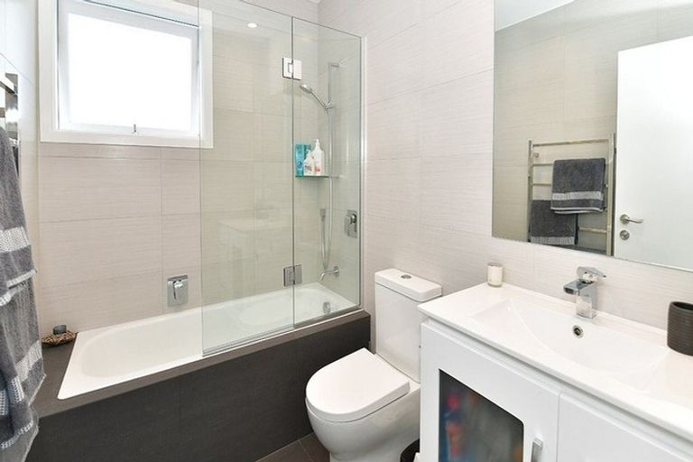 Photo of property in 57 Rosedale Road, Pinehill, Auckland, 0632