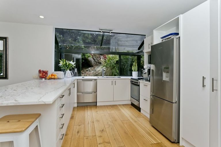 Photo of property in 30 Speedy Crescent, Hillcrest, Auckland, 0627
