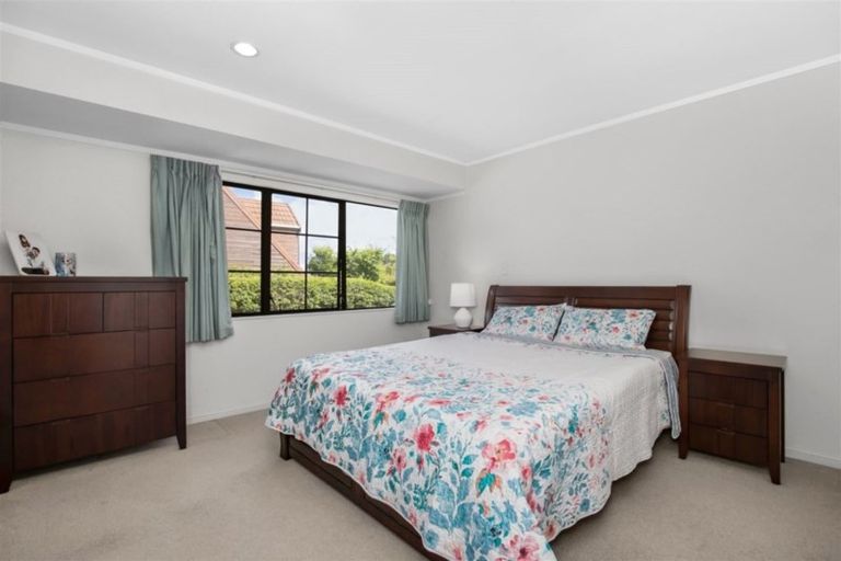 Photo of property in 14 Golfland Drive, Golflands, Auckland, 2013
