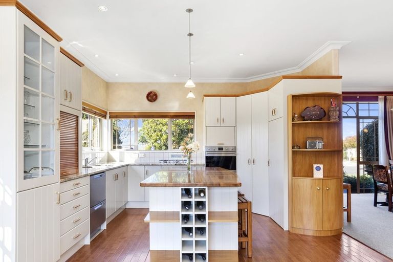Photo of property in 28 Plateau Heights, Mount Maunganui, 3116