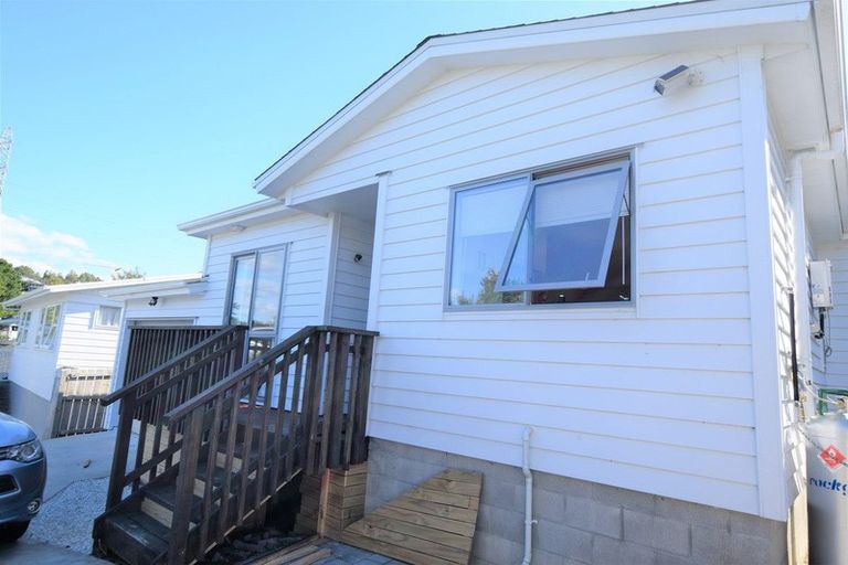 Photo of property in 15c Reynella Drive, Massey, Auckland, 0614