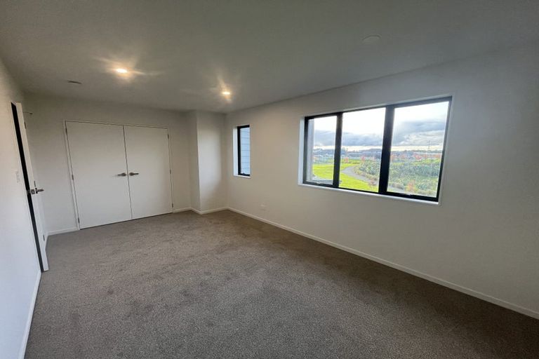 Photo of property in 1 Ahunga Road, Karaka, Papakura, 2113