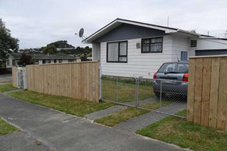 Photo of property in 88 Omapere Street, Whitby, Porirua, 5024