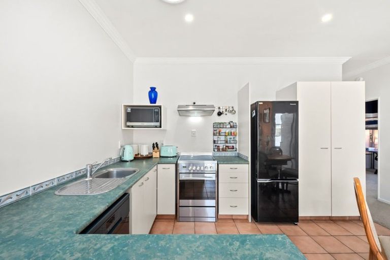 Photo of property in 2/402 Cambridge Terrace, Naenae, Lower Hutt, 5011