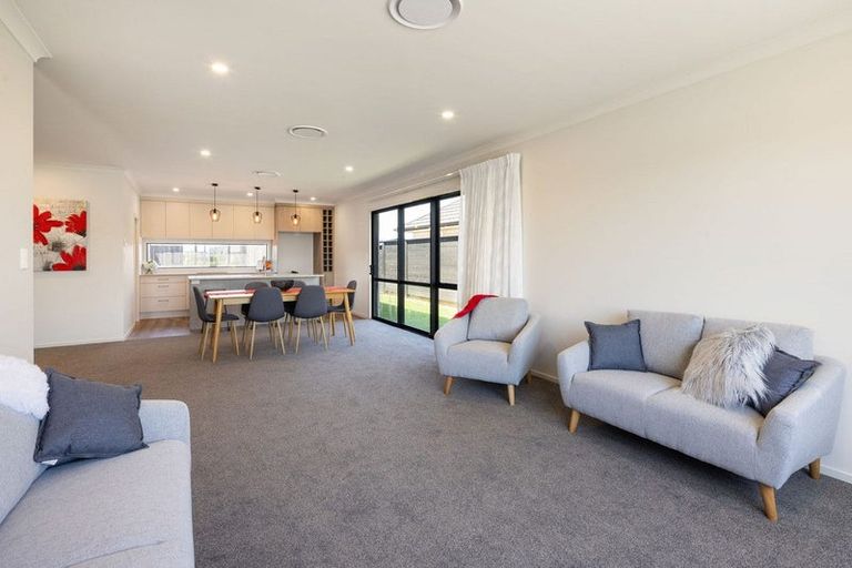 Photo of property in 44 Norfolk Drive, Cambridge, 3434