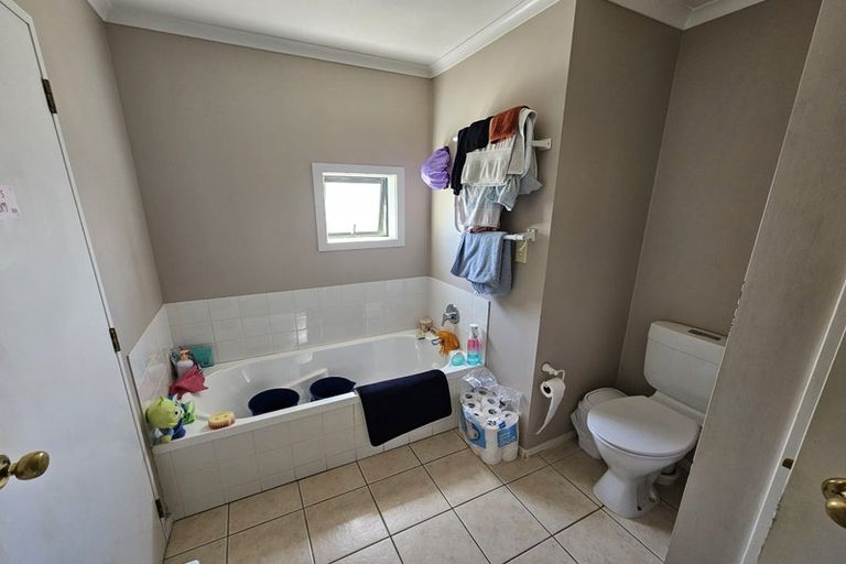 Photo of property in Tuscany Towers, 84/1 Ambrico Place, New Lynn, Auckland, 0600