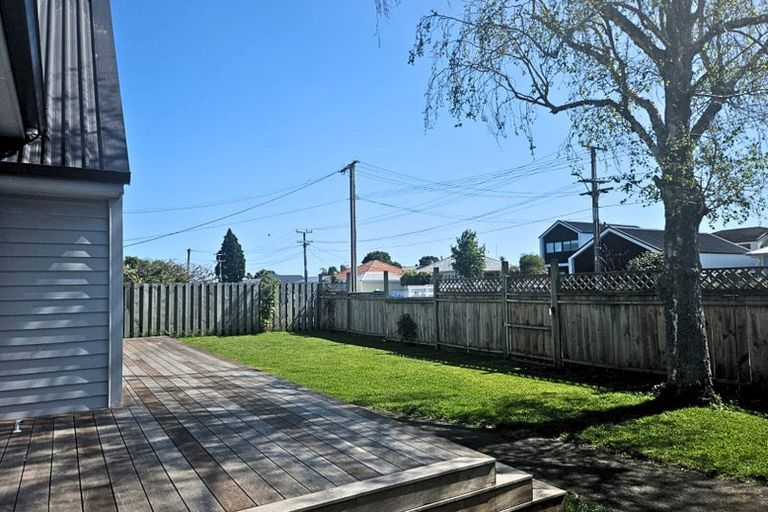 Photo of property in 8a Ngatai Road, Otumoetai, Tauranga, 3110