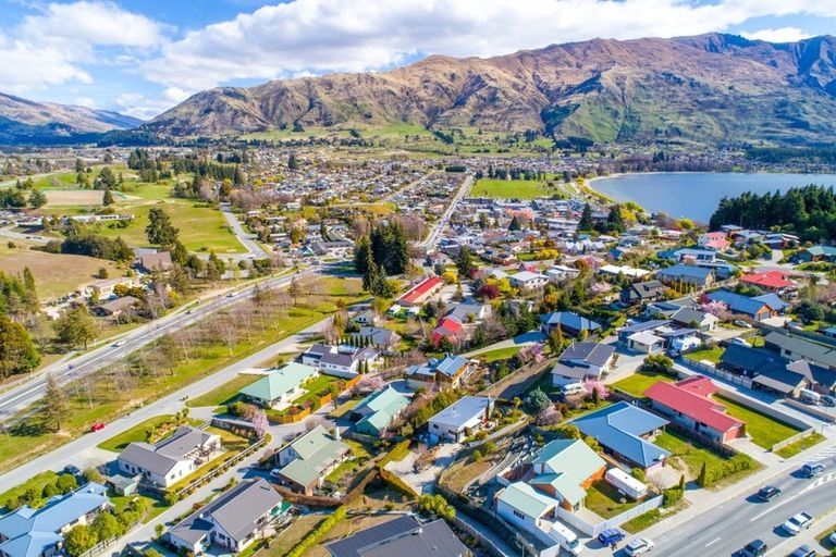Photo of property in 94 Hedditch Street, Wanaka, 9305