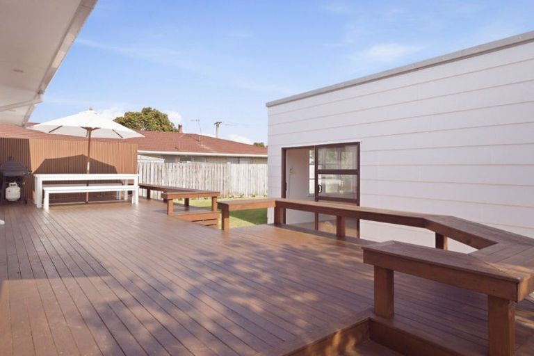 Photo of property in 21 Seaspray Drive, Mount Maunganui, 3116