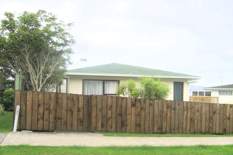 Photo of property in 51 Acacia Avenue, Maungaraki, Lower Hutt, 5010