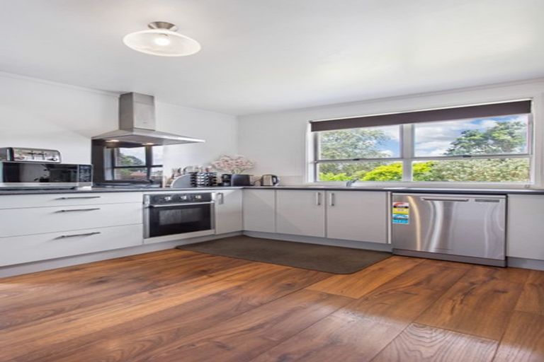 Photo of property in 1/15 Poinsettia Place, Henderson, Auckland, 0610