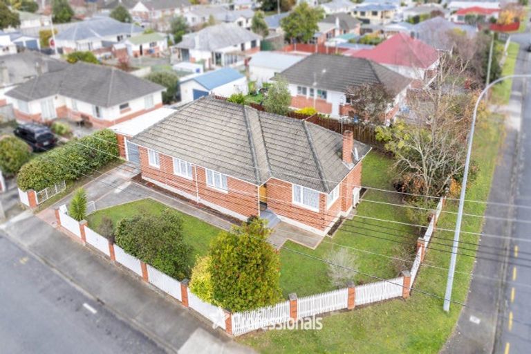 Photo of property in 53 Totara Park Road, Clouston Park, Upper Hutt, 5018