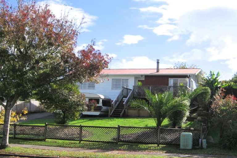 Photo of property in 41 Mirrabooka Avenue, Botany Downs, Auckland, 2010