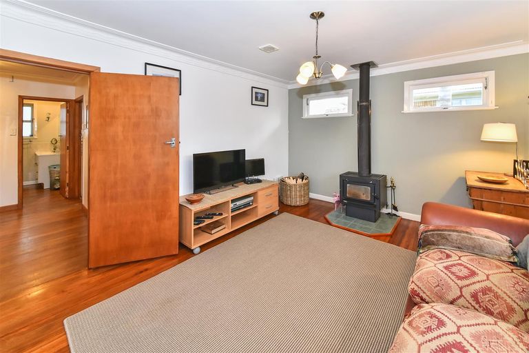 Photo of property in 1/31 Blanes Road, Weymouth, Auckland, 2103