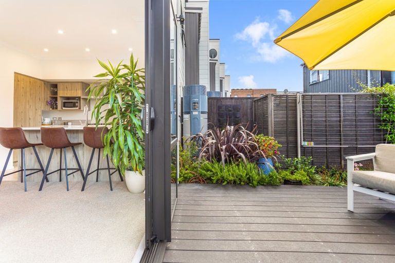 Photo of property in 20 Tuamaka Lane, Hobsonville, Auckland, 0616