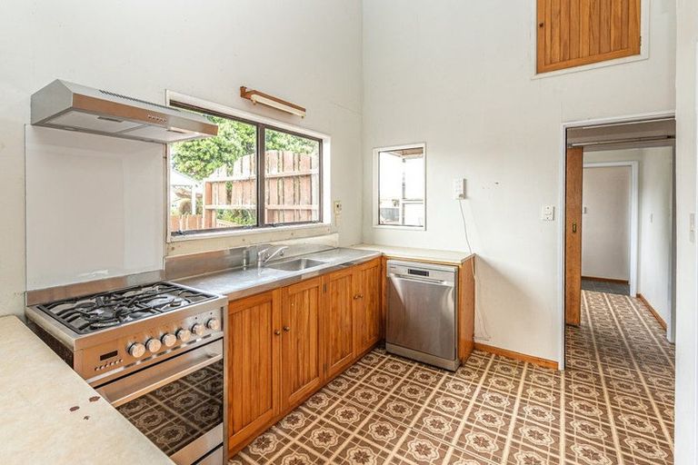 Photo of property in 19 Tongariro Street, Castlecliff, Whanganui, 4501