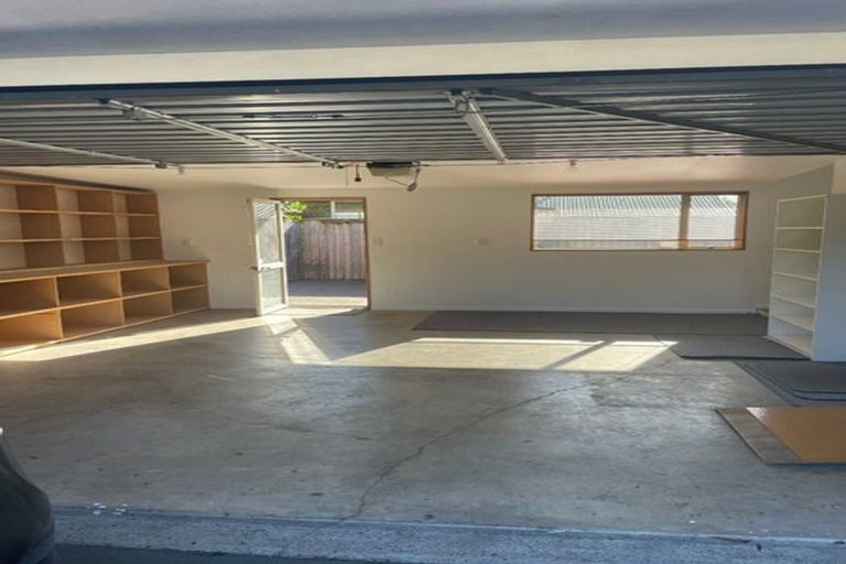 Photo of property in 2/61 Waimairi Road, Upper Riccarton, Christchurch, 8041