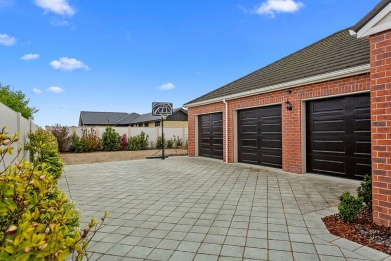 Photo of property in 121 Saint Kilda Road, Cambridge, 3434