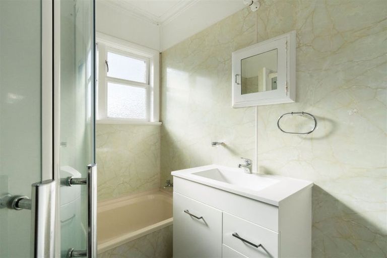 Photo of property in 26 Graham Street, Levin, 5510