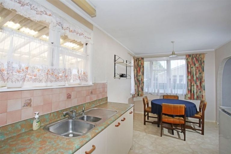 Photo of property in 11 Hunua Road, Papakura, 2110