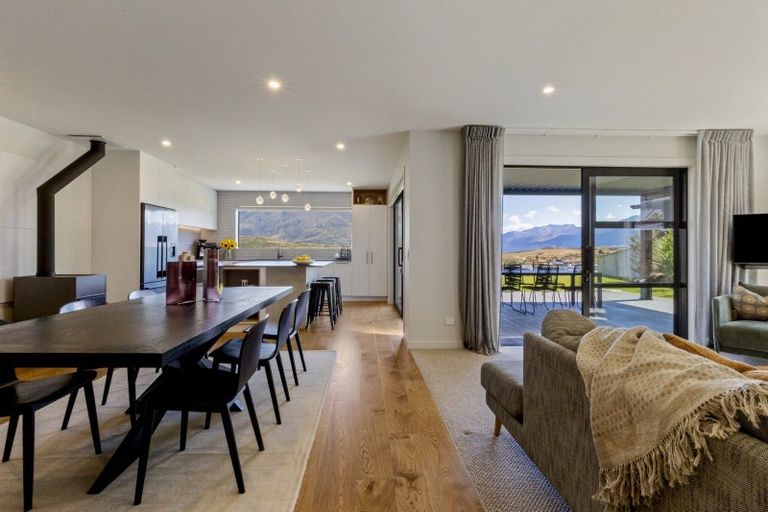 Photo of property in 97 Spur Ridge Rise, Jacks Point, 9371