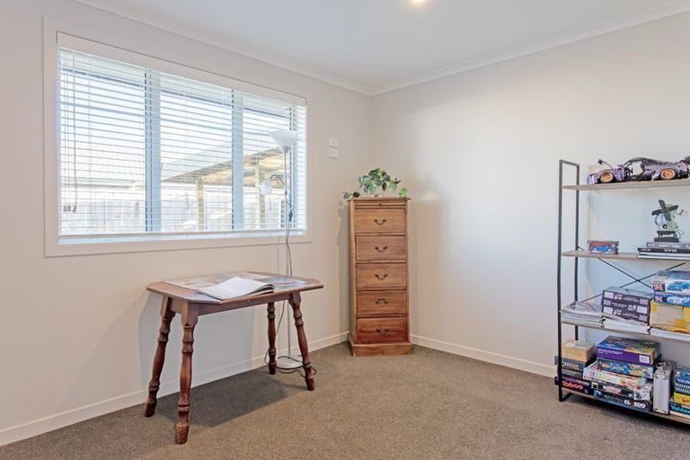 Photo of property in 36 Henry Russell Estate, Waipukurau, 4200