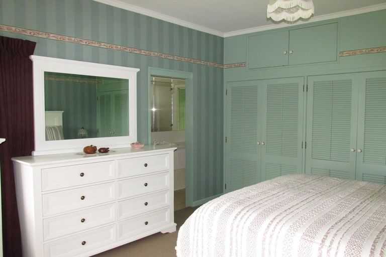 Photo of property in 76 Kitchener Street, Wairoa, 4108